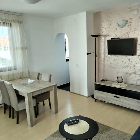 Bogdan Apartment *